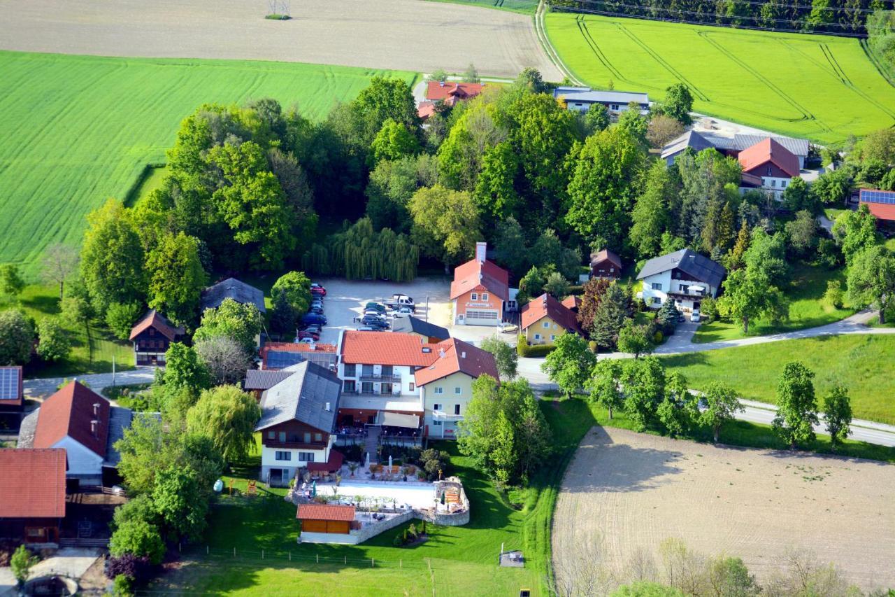 Hotel Gasthof-Strasser Tumeltsham Exteriér fotografie